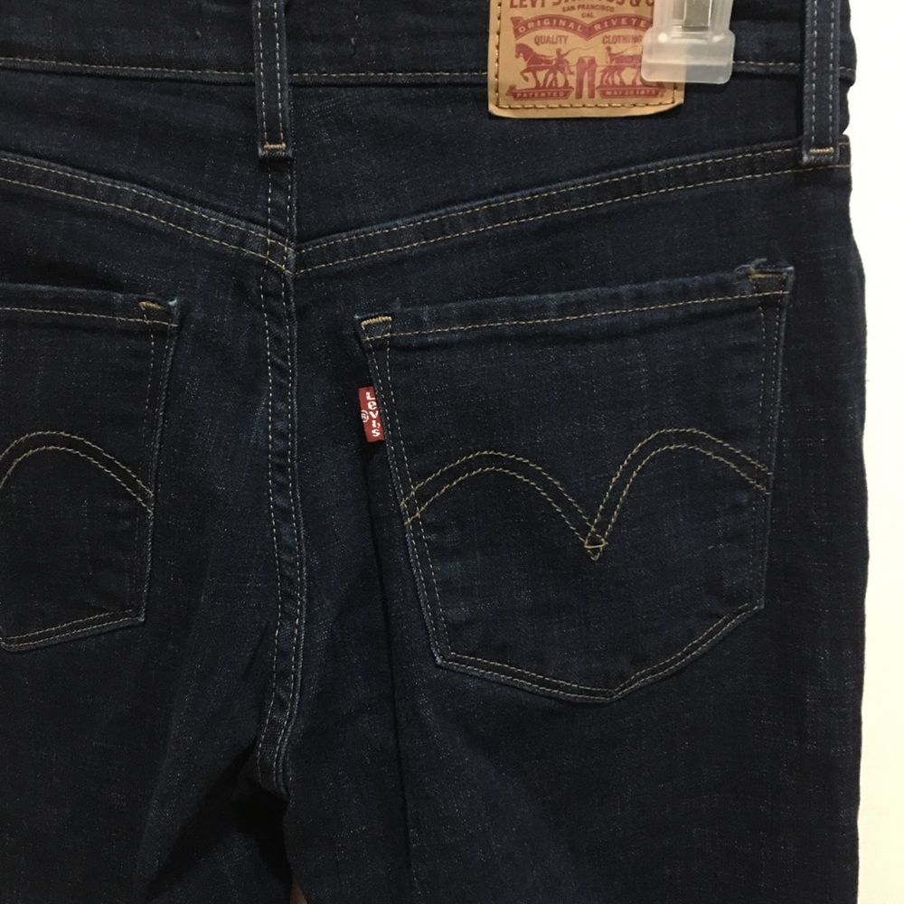 Levi's Women's Classic Boot Cut Jeans with Red Tab